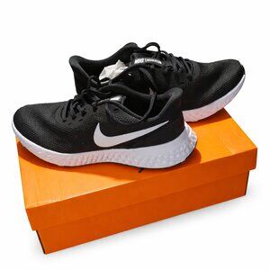 Nike Revolution Sneakers Black White Running Shoes Lightweight Comfort Trainer
